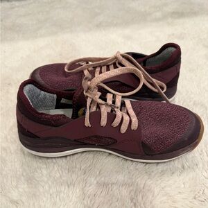 Lems Mesa Sneakers Womens Sz 8.5 Burgundy Low Top Comfort Sporty Running Shoes